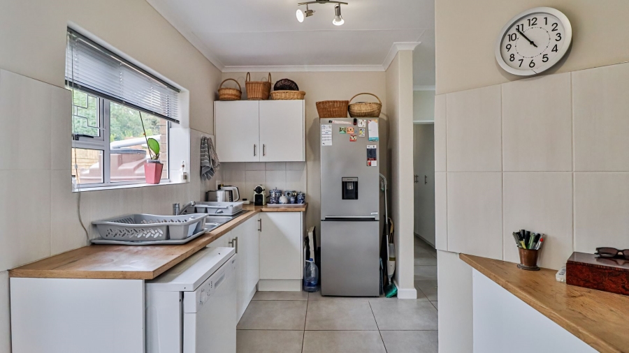 To Let 3 Bedroom Property for Rent in Lovemore Heights Estate Eastern Cape